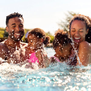 Monthly pool ( family of 4 )